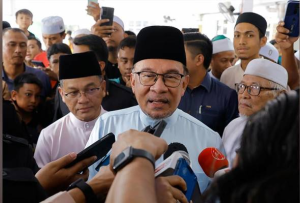 Kerajaan terbuka untuk mengadakan perbincangan bagi membaiki kelompangan yang wujud dalam Antilompat Parti – Anwar Ibrahim