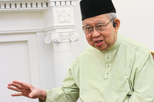 Mereka sudah berpindah ‘kiblat’ dan perlu mengosongkan kerusi yang disandang – Tengku Razaleigh