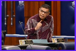 Parlimen: PM tegur Saifuddin tidak ikut kod etika pakaian