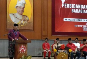 Tiada kerjasama UMNO-Pas selagi Hadi presiden – Ahmad Zahid
