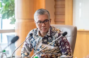 Adakah Tengku Zafrul Khianati UMNO?