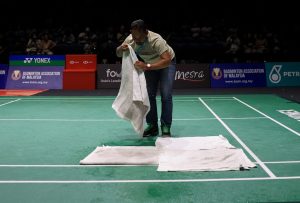 Bumbung Axiata Arena Bocor