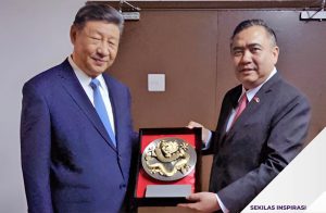 Sokong komunis? Cenderahati Presiden China biadap, kata NASIONALIS
