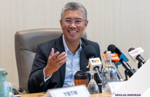 Mahu masuk PKR, Tengku Zafrul umum keluar UMNO