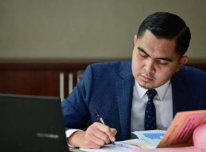 Berehatlah Tun – Dr Akmal Saleh